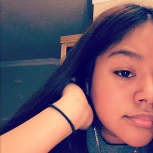 Meet your Posher, Maya